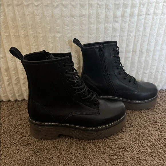 Roolee Black Combat Boots size 8 - Picture 2 of 5